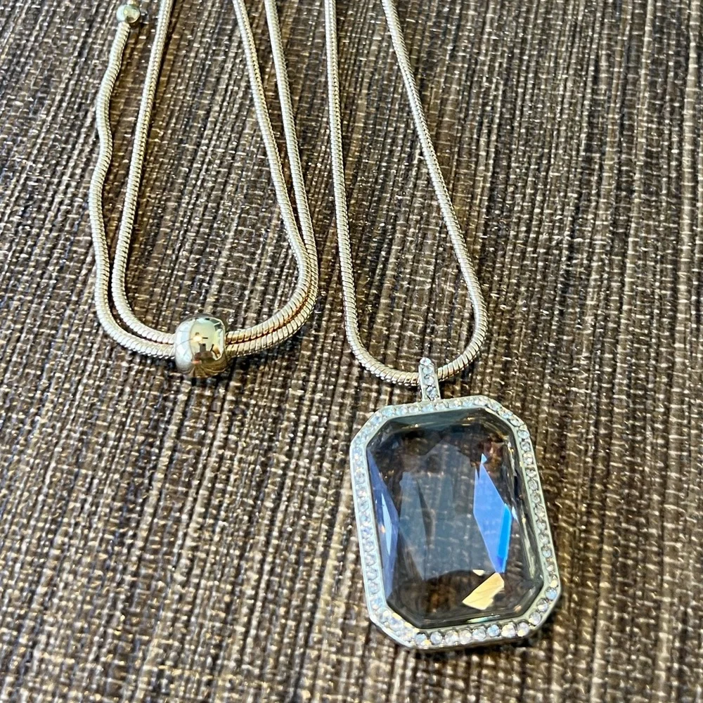 Gold and taupe crystal pendant with bolo adjustable chain - Picture 3 of 4